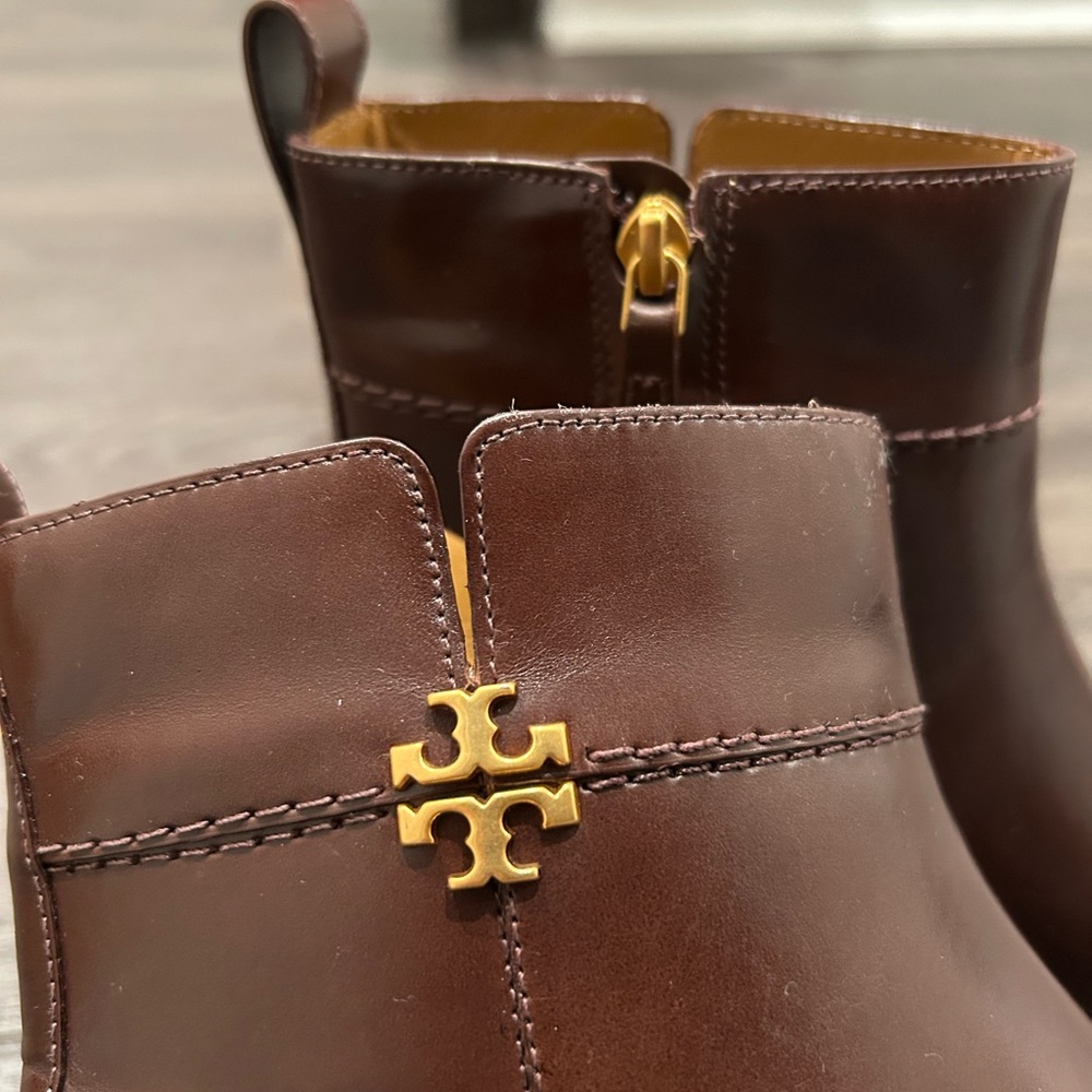 Tory Burch boots size 8